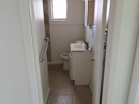 2nd image of 1934 Leonard Cir S