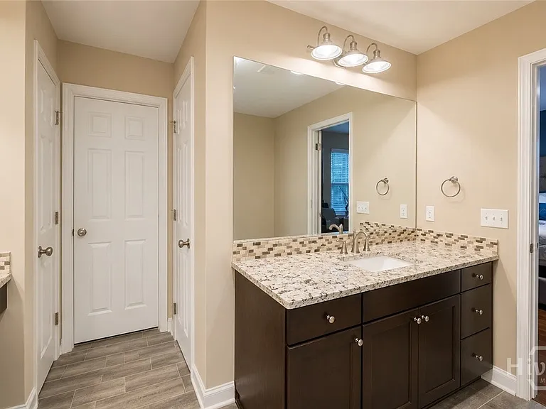 146 Chapel Lk S — Photo 23