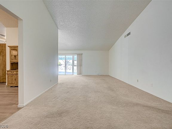 4th image of 1441 Rawhide Rd