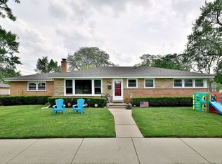 4255 Foster St, Skokie, IL 60076