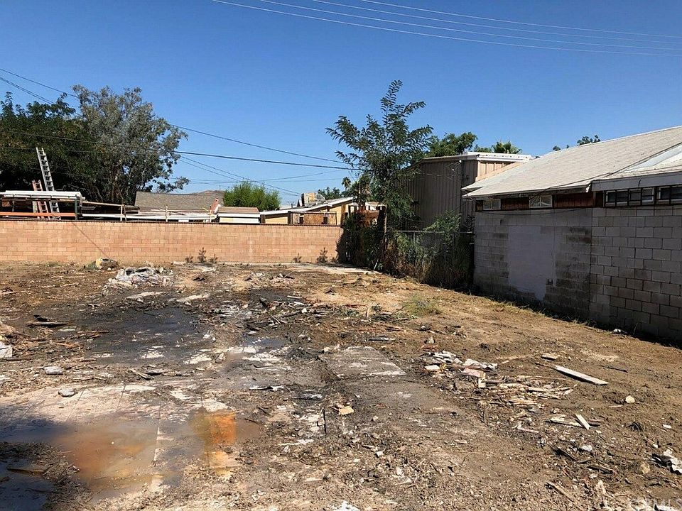 1st image of 13555 Magnolia Ave