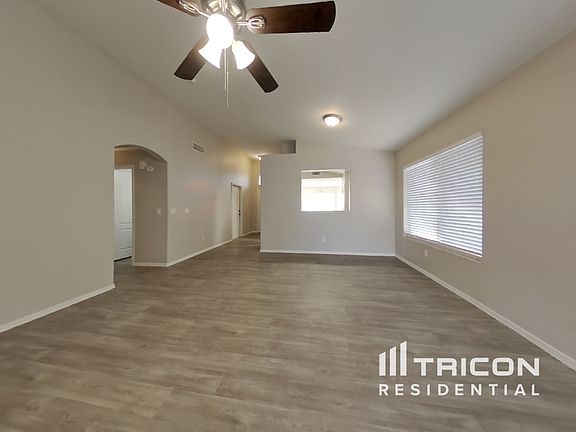 3rd image of 2404 E Rosemonte Dr