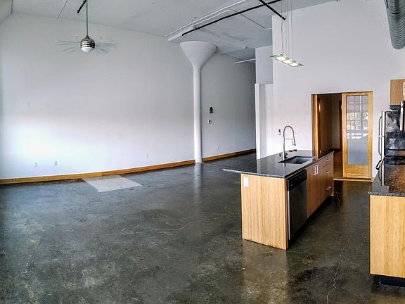 4th image of 900 Terminal Pl APT 220