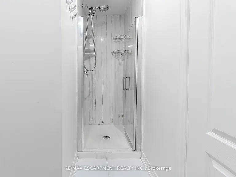 22 Whithorn Cres #LOWER — Photo 13