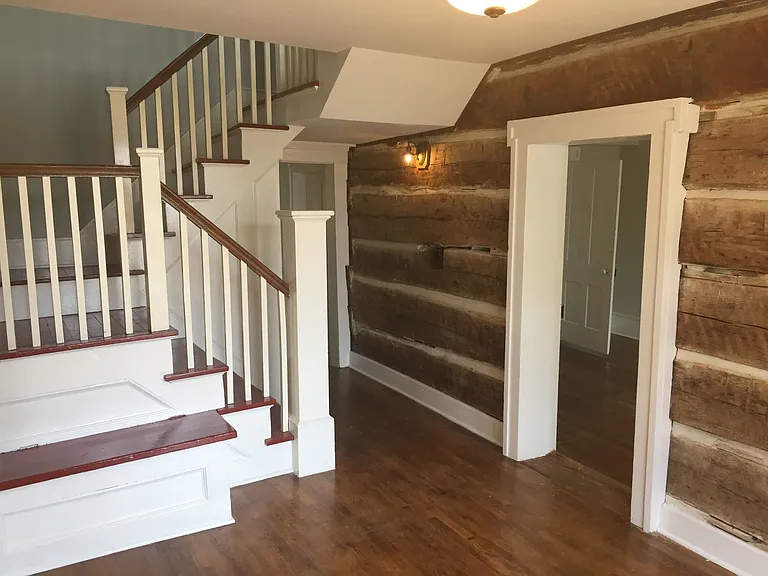 209 N Mulberry St — Photo 2