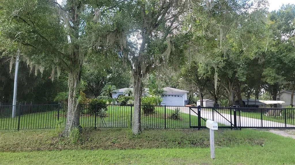 3 bed, 2.0 bath, 1094 sqft, $1,800 — Photo 1