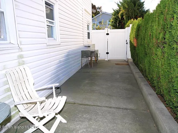 90 Levit Avenue image 34 of 36