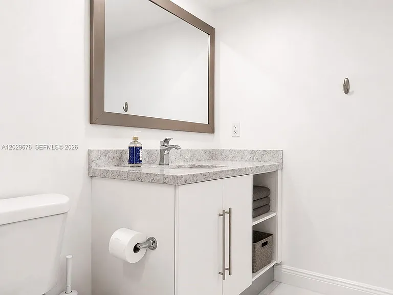 325 Biscayne Blvd #717 — Photo 13