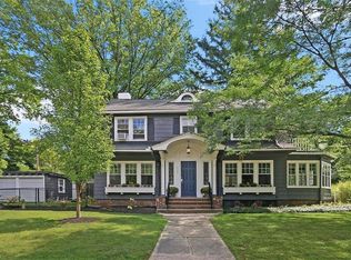2369 Stratford Rd, Cleveland Heights, OH 44118