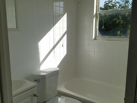 2nd image of 38 Oviedo Ave APT 5