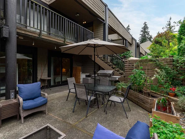 7377 Salisbury Ave #204, Burnaby, BC V5E 4B2