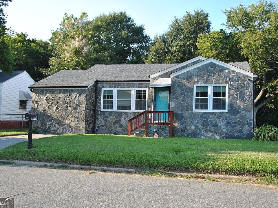 1st image of 579 Lynmore Ave