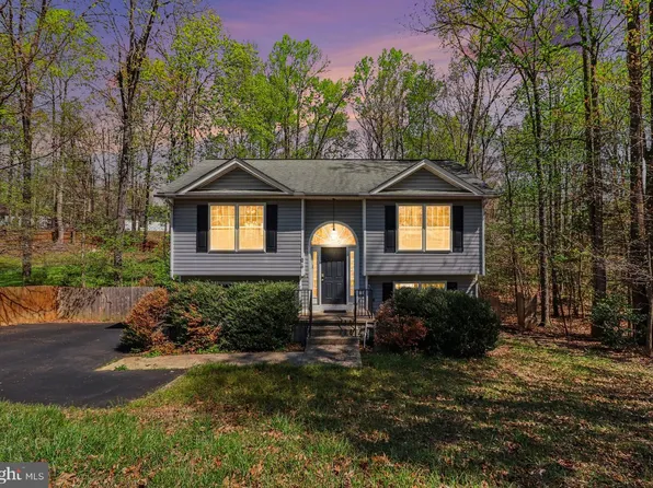 876 Campers Ln, Ruther Glen, VA 22546