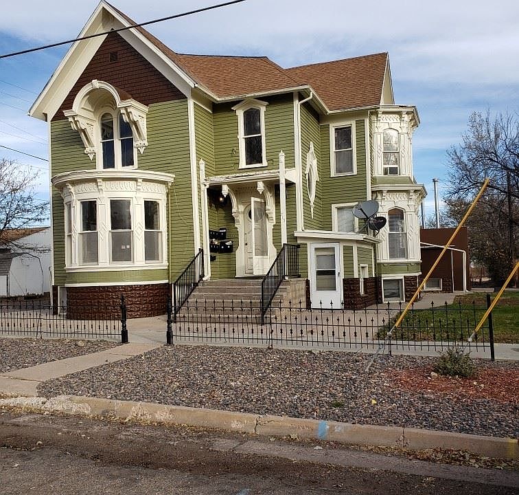 2nd image of 715 15th St APT 9