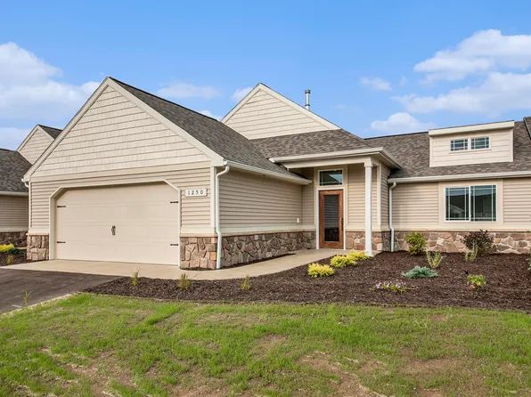 1250 Sand Springs Dr SW, Byron Center, MI 49315