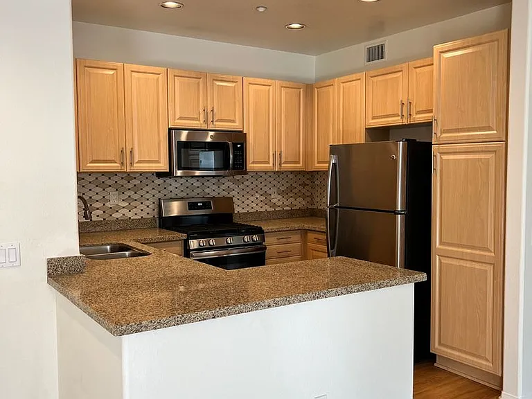 Via Ventura Apartments — Photo 45