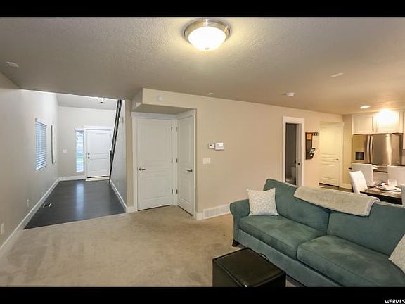 5th image of 698 W Nielsen Farm Ct