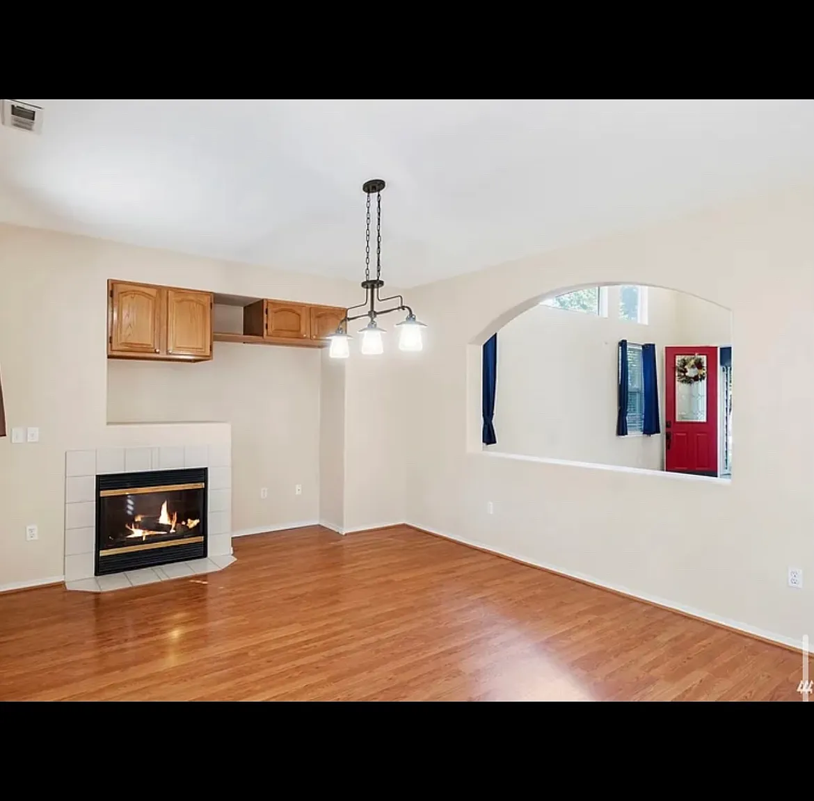 4 bed, 1610 sqft, $3,156 — Photo 3