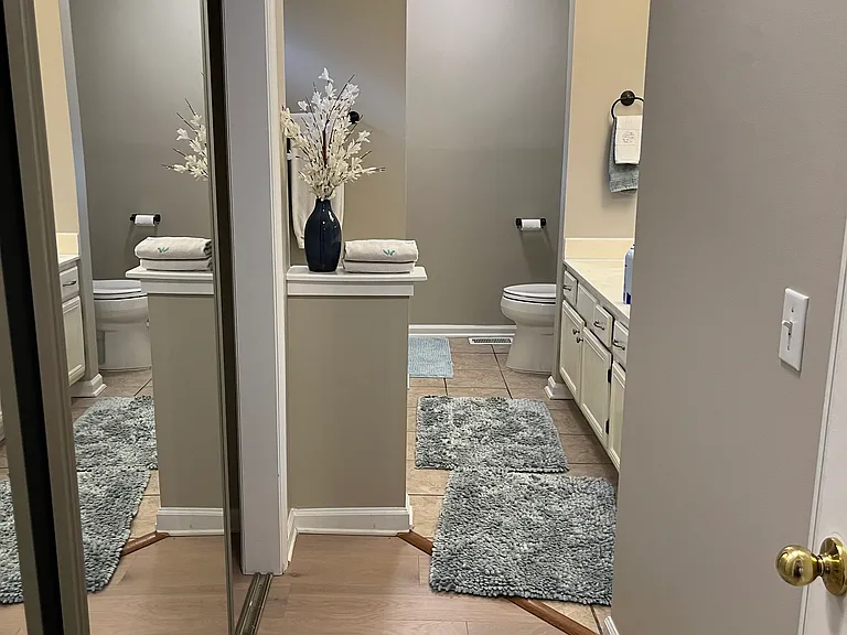 1018 Glastonbury Dr — Photo 11
