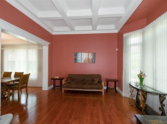 5th image of 15700 Heatherglen Dr