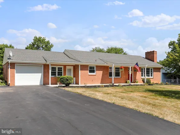 13420 Cherry Tree Cir, Hagerstown, MD 21742