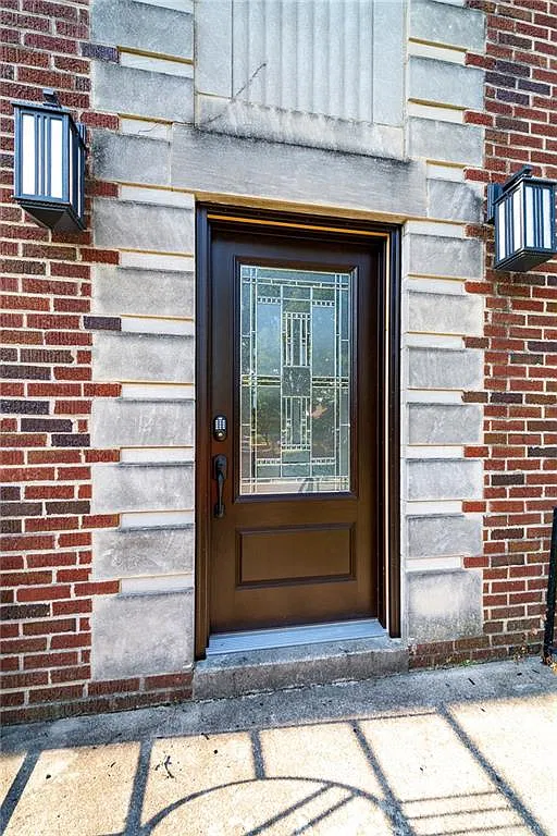 2 bed, 1.0 bath, 800 sqft, $1,600 — Photo 1