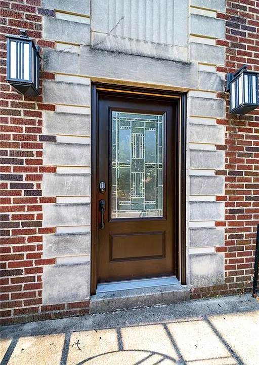 1126 Irving Ave #2