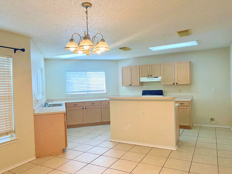 7306 Daulton Rdg — Photo 6