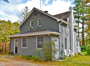 210 John St, Pocono Pines, PA 18350