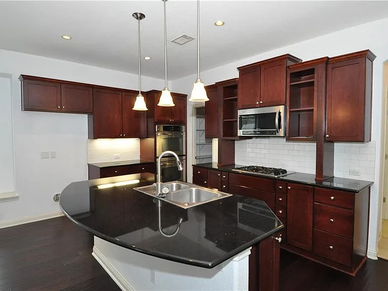 3323 Pine Needle Cir — Photo 3