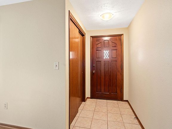 3rd image of 4886 Filbert Dr