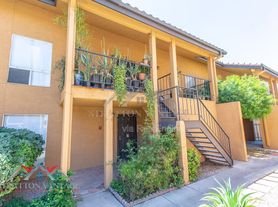 1831 W Mulberry Dr