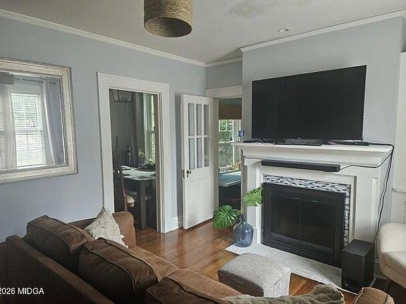 3rd image of 145 Carolina Ave