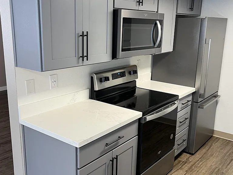 Sunset East Apartments — Photo 26