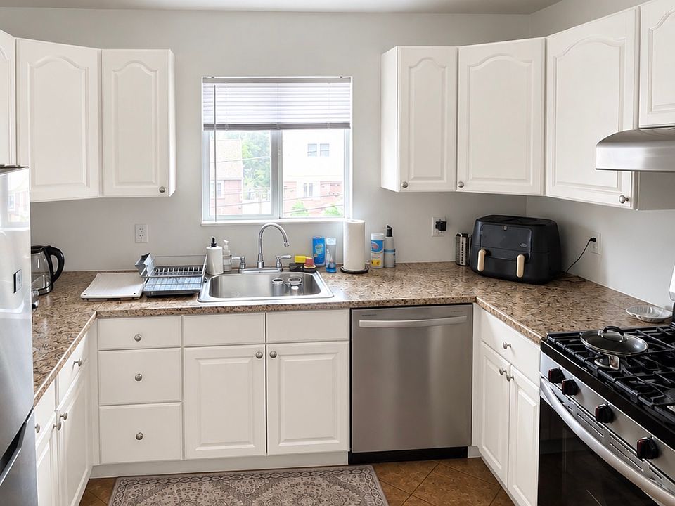 1st image of 259 Shaler Blvd Floor 2
