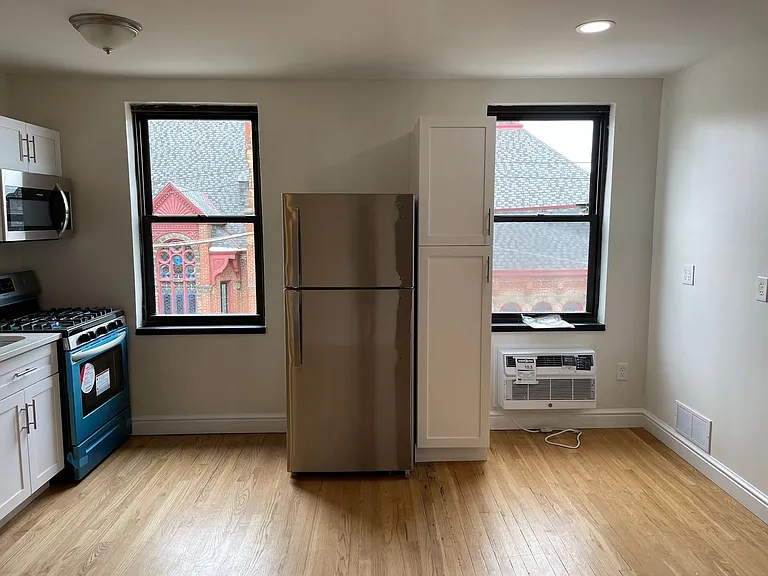 255 Shady Avenue — Photo 18