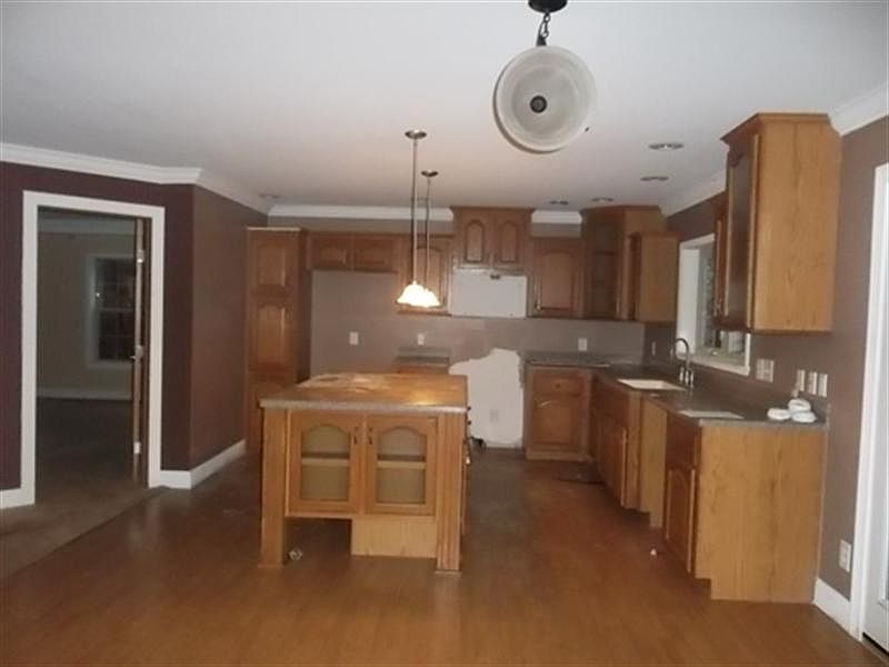 2nd image of 26956 Ridge Rd