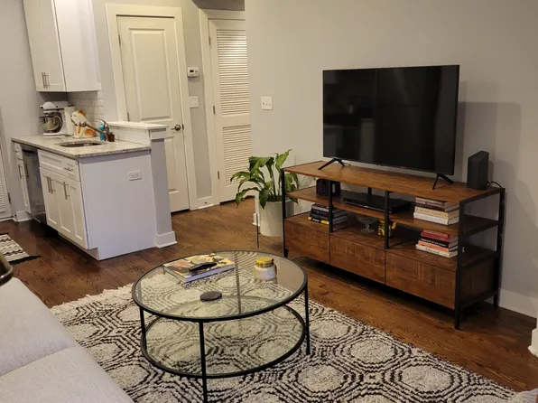 852 W Newport Ave APT 1F, Chicago, IL 60657