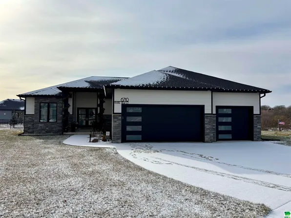 6710 Prairie View Ct, Sioux City, IA 51106