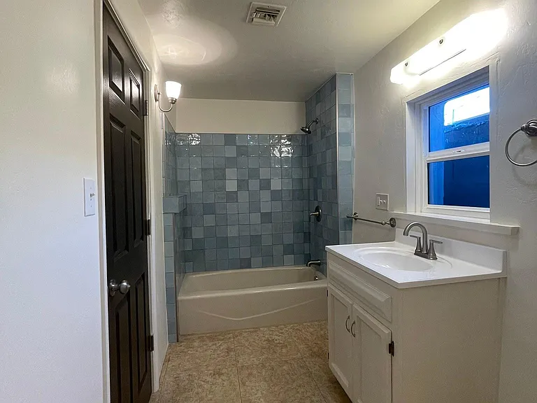 519 N Melrose Ave #1 — Photo 8