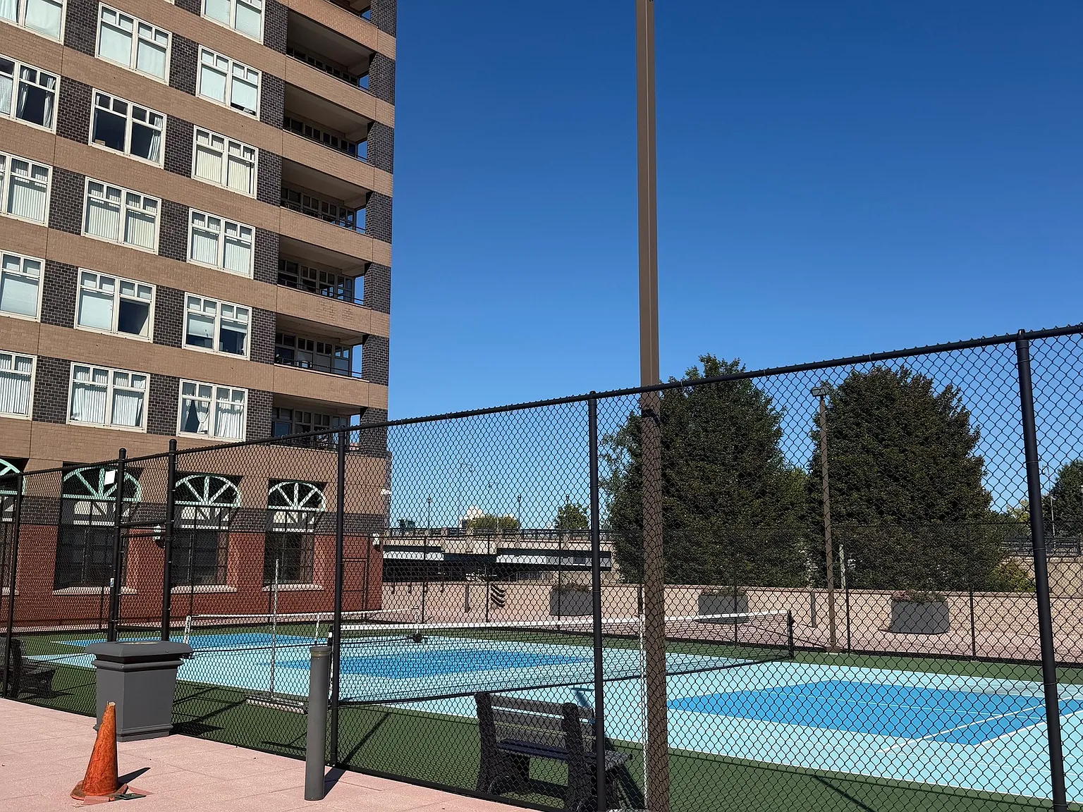 2 bed, 2.0 bath, 1198 sqft, $3,500 — Photo 2