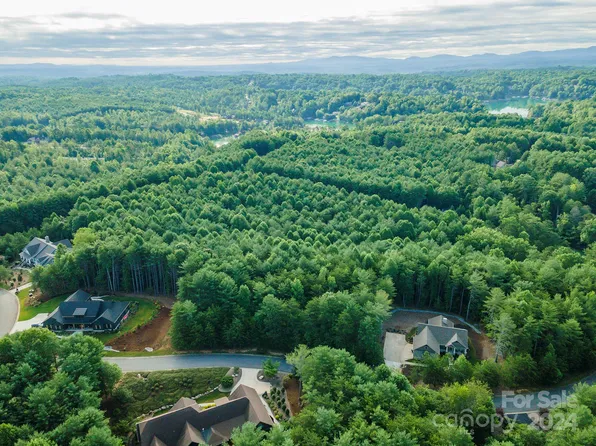 1259 Northview Dr, Morganton, NC 28655