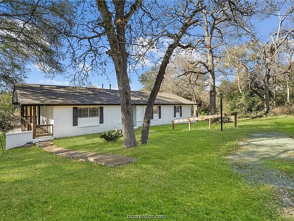3rd image of 50 Post Oak