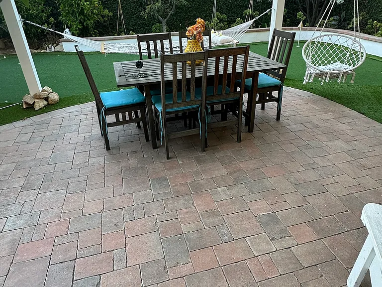 Somerset Cir — Photo 3
