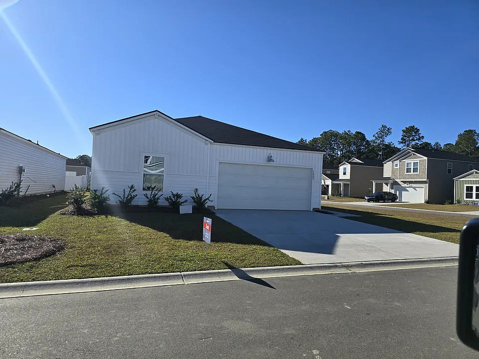 1083 Tripletail Dr NW