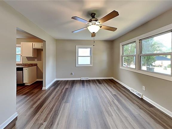 2nd image of 524 Garrett St