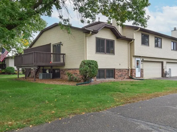8724 N Maplebrook Cir, Brooklyn Park, MN 55445