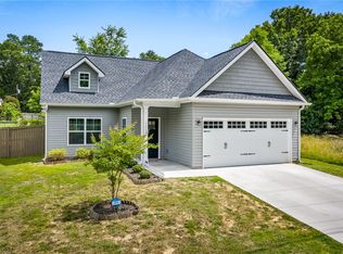 135 Stevenson Dr, Belton, SC 29627