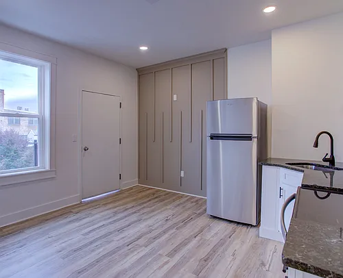 11 E Walnut St #4 Photo 1