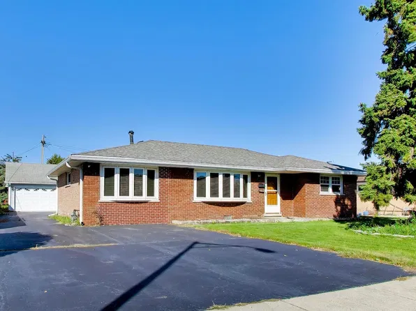 6544 W 84th St, Burbank, IL 60459